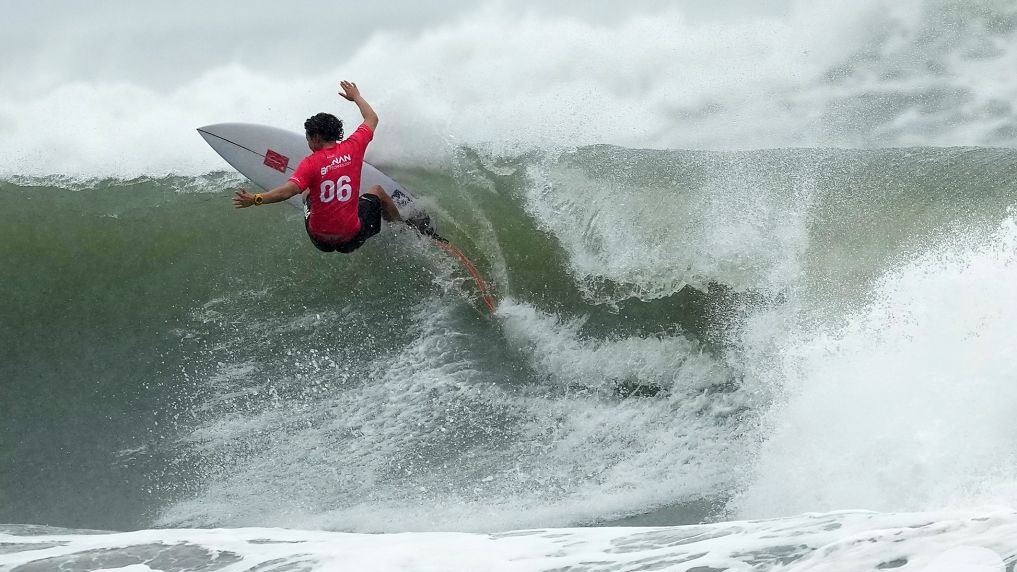 Asian Games: 17-year-old Yang loses to Ikeda in shortboard as surfing makes debut