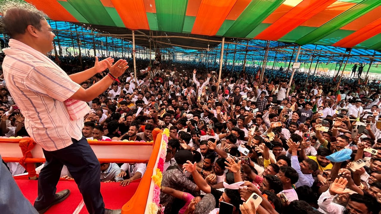 Himanta Biswa Sarma apologizes after his convoy stops an ambulance in Assam