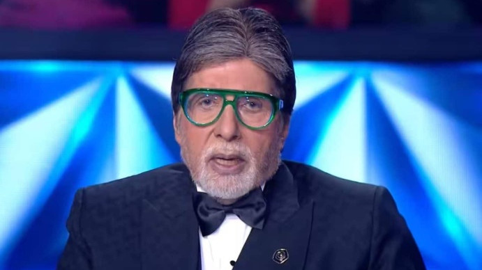 Amitabh Bachchan slips during shooting and suffers knee injury