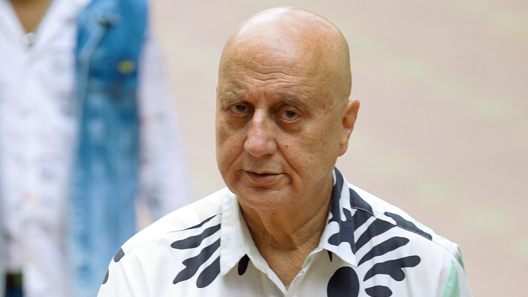 Anupam Kher story with 37 rupees in pocket and sky high ambition