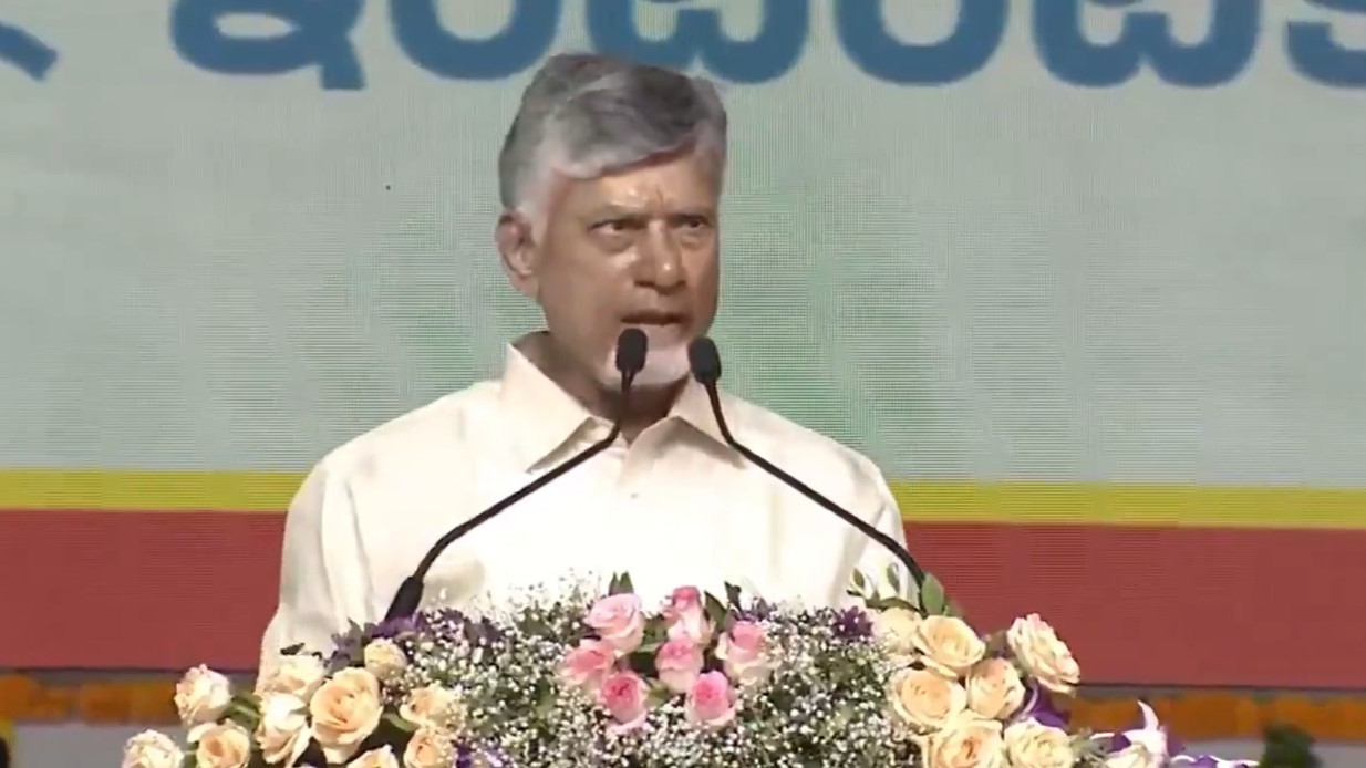 Chandrababu Naidu reviews Amaravati capital works and issues key orders