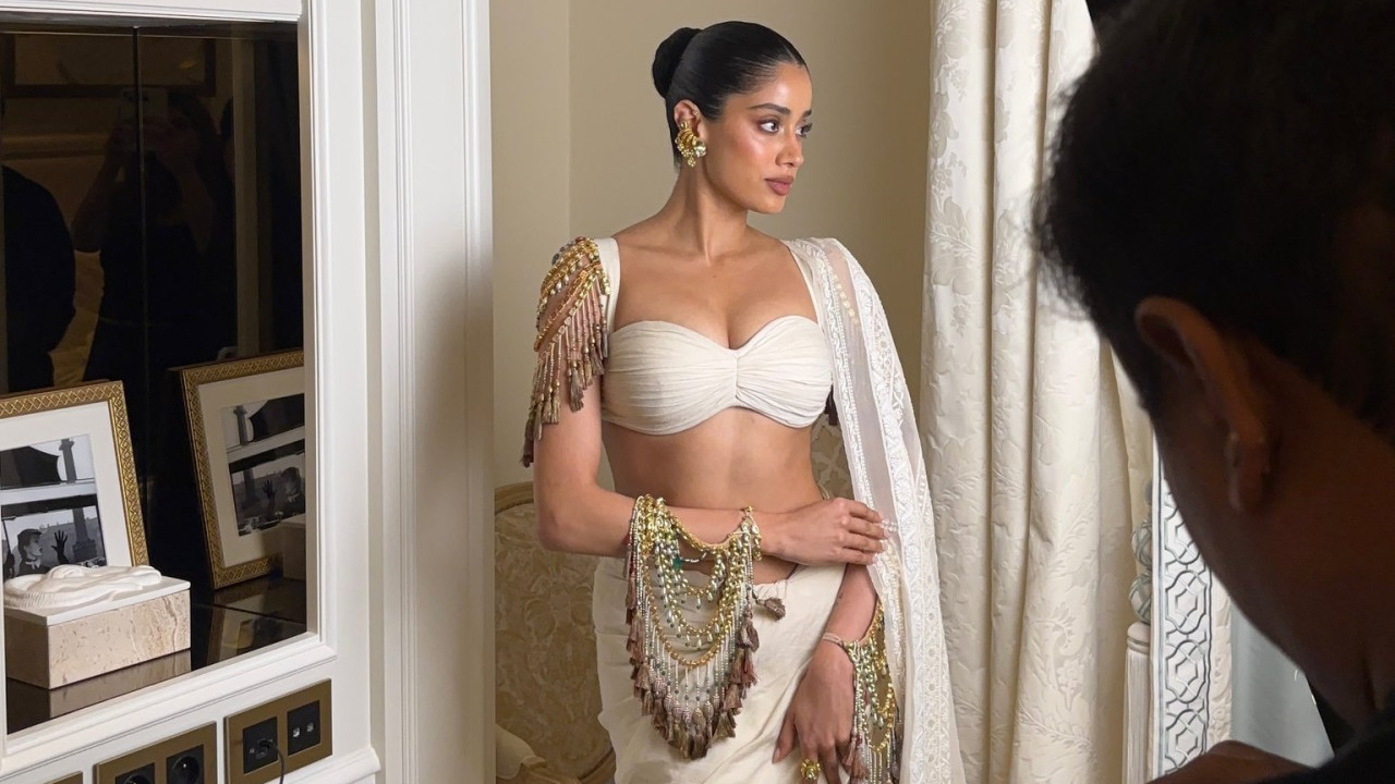 Janhvi Kapoor Saree Look in Paris All Eyes on Her Jewelry Blouse