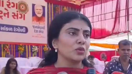 Rivaba Jadeja congratulates PM Modi on 25 years of service human chain in Rajkot