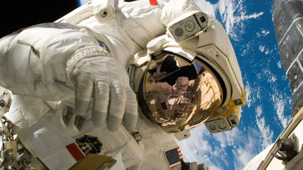 What happens to the human body in space 7 changes in astronauts