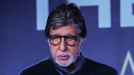 Amitabh Bachchan pays emotional tribute to late Nana Patekar