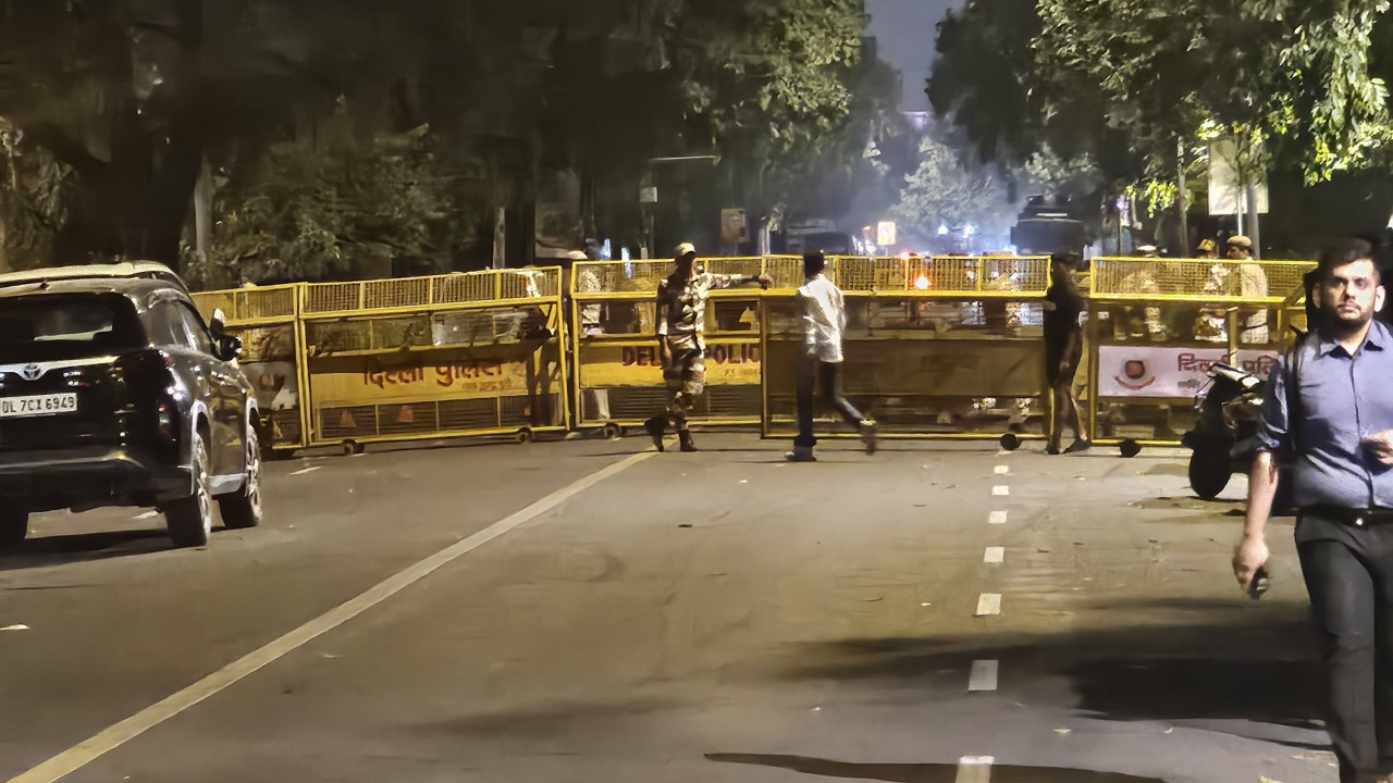 CJP protest heat 24 hour internet shutdown in Delhi