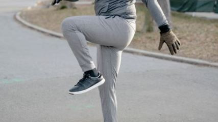 Can you stand on one leg for 10 seconds what this test says about your health