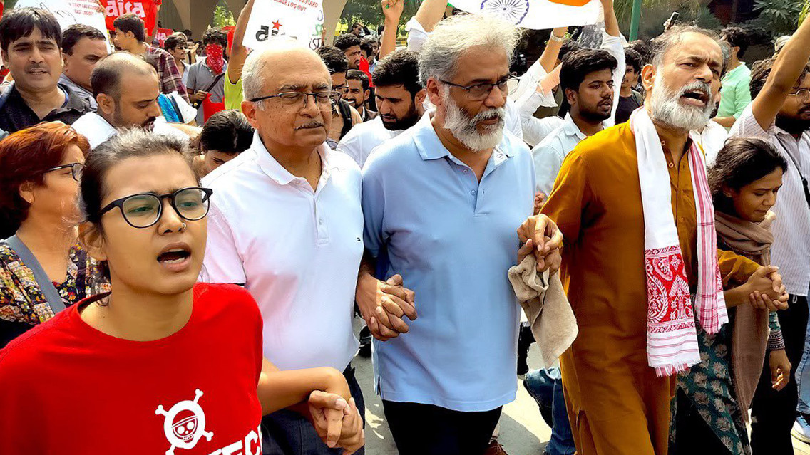 High tension at Jantar Mantar Police crackdown on CJP protest