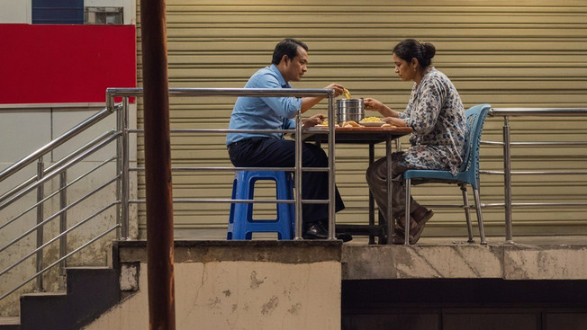 Security Guard night duty wife brings home food video winning hearts