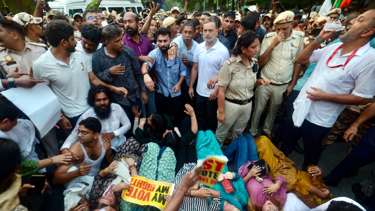 Congress says government can change protest site but not public anger as Jantar Mantar removed