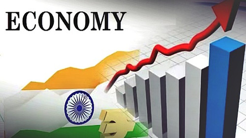 IMF praises Indian economy and raises growth forecast to 7 percent