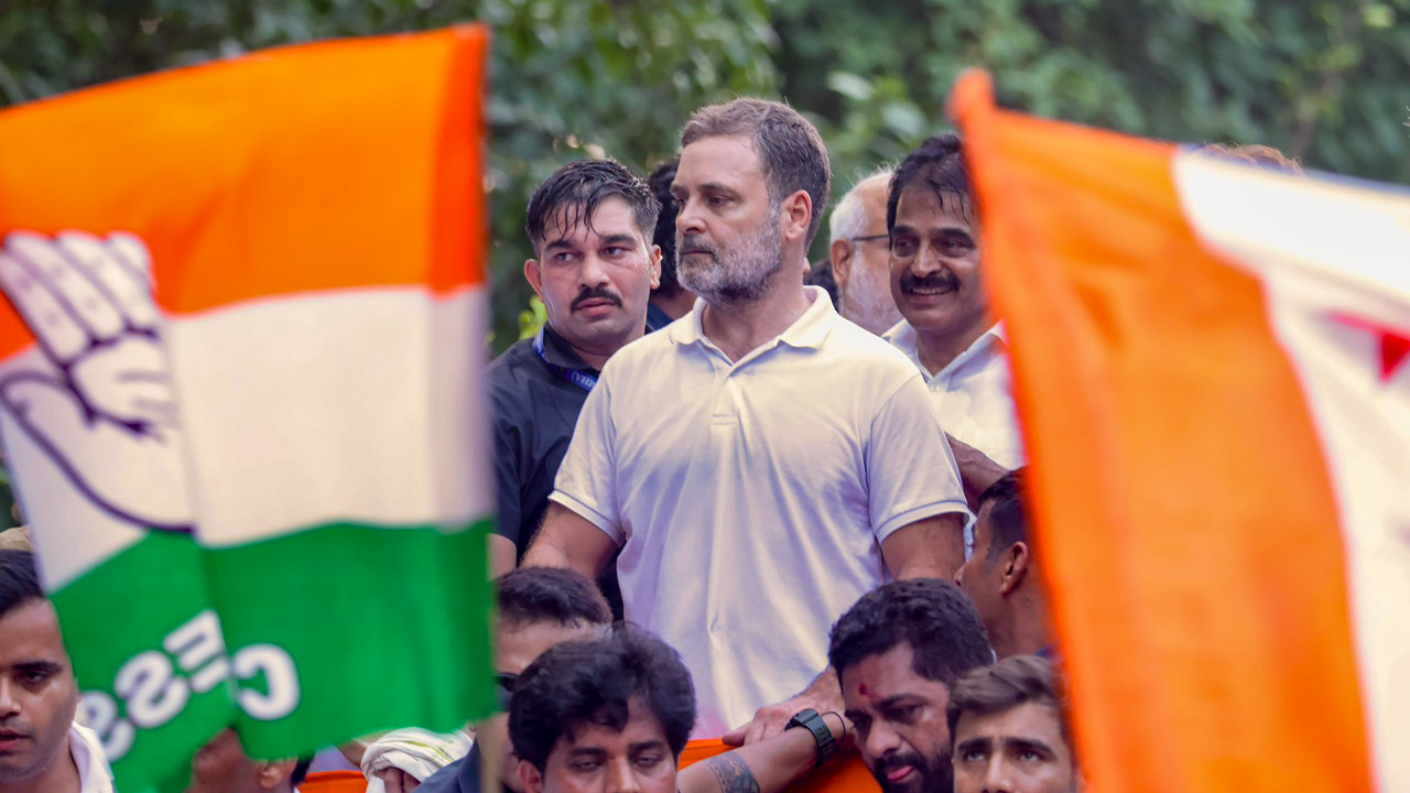 Rahul Gandhi hosts tea meeting for INDIA bloc leaders over Vote Chori