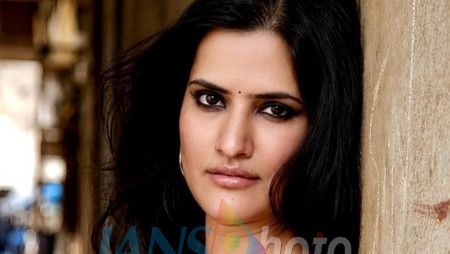 Sona Mohapatra faces trolling after questioning Rahul Gandhi