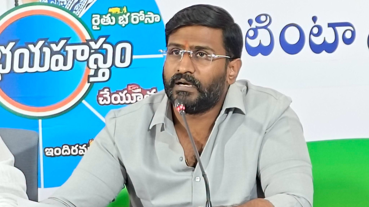 KTR hotel revenue 75 lakhs per day Venkat Balmoor makes serious allegations