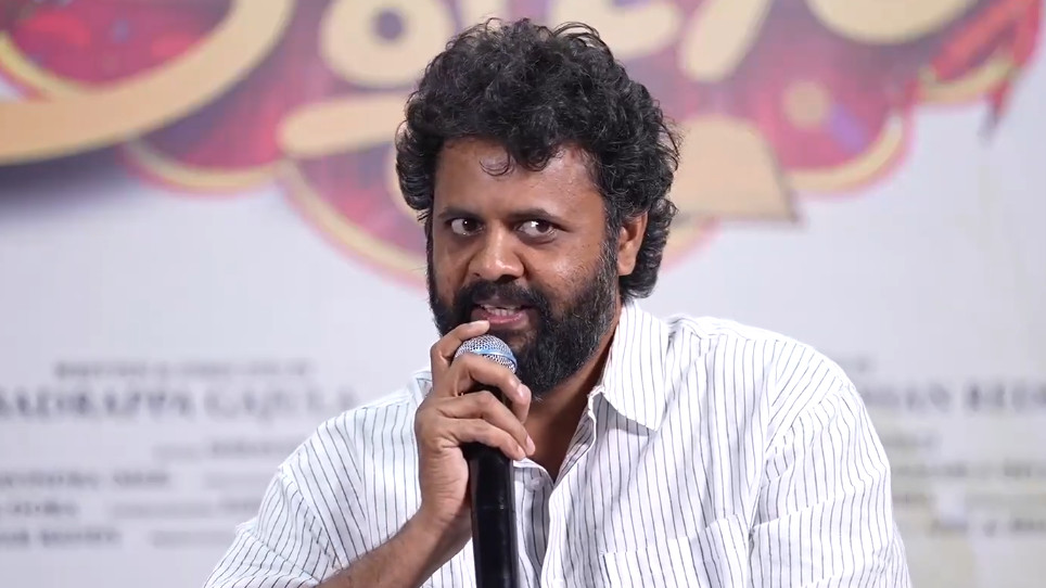 Bhadrappa Gajula gets emotional seeing parents at Crazy Kalyanam event