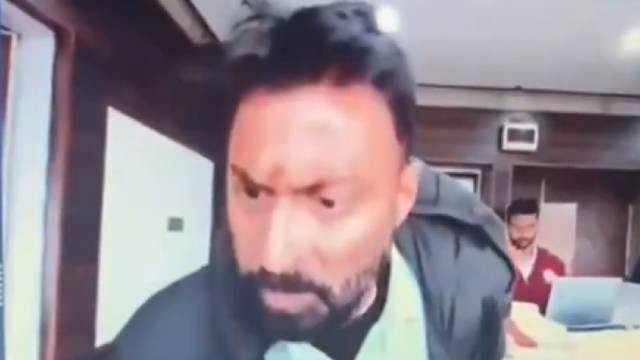 IAS officer uses abusive language against female officer