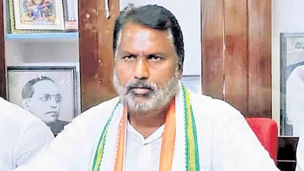 Adluri Laxman fires at Jeevan Reddy for praising Kalvakuntla family after criticizing them earlier