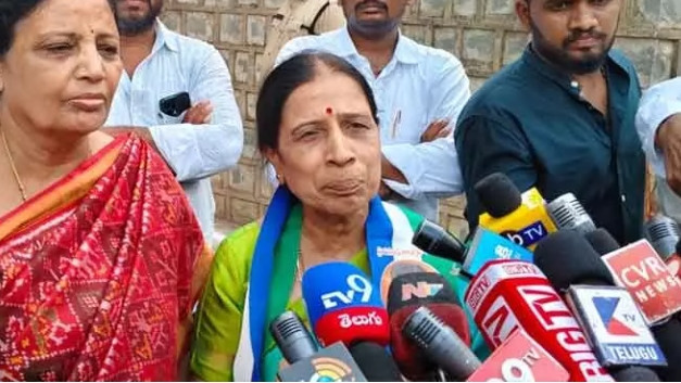YS Pramila files nomination in Pulivendula