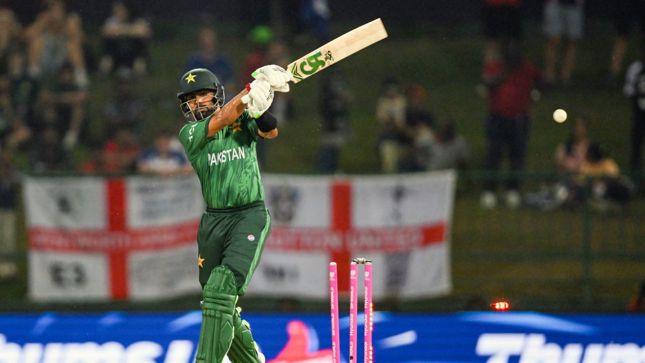 Babar becomes fifth Pakistan batter to complete 16000 international runs