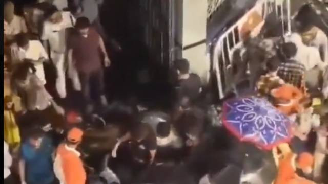 Kolkata stampede darkness and a fatal announcement lead to tragedy