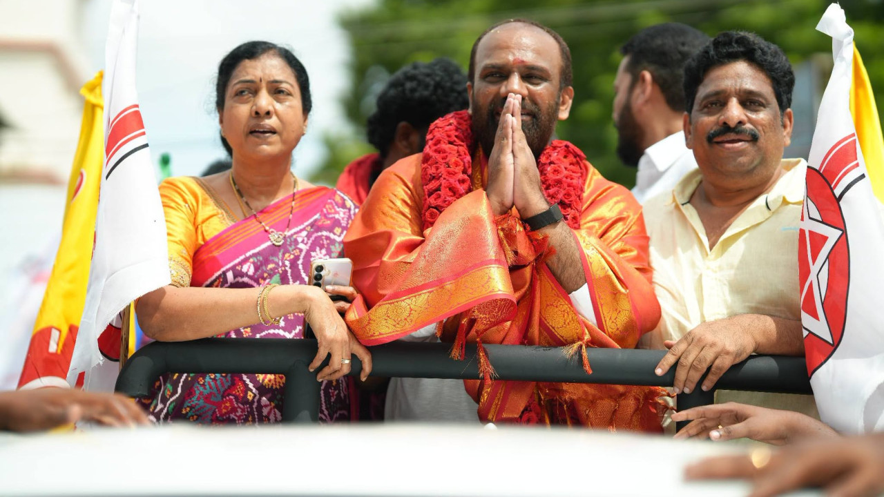 Not a single vote should split let us win Vangaveeti Radha in Vijayawada TDP announcement