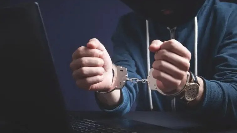 Hyderabad Honeytrap Sensation Fraudster Posing as Woman Traps Police Officer