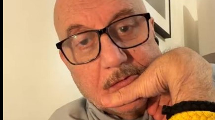 Anupam Kher fumes at Minister for insulting Daler Mehndi