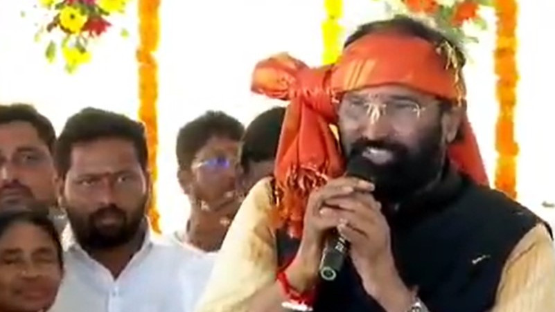 Stop water diversion to Dindi Palamuru leaders request Minister Uttam Kumar Reddy