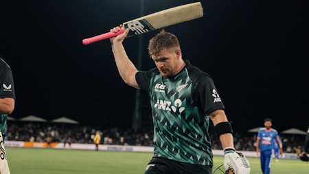 1st T20I: Phillips' blitzkrieg powers NZ to 225/4 against India 
