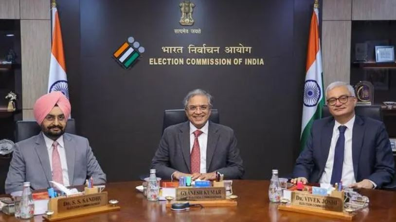 Election Commission of India internal conflicts revealed through RTI documents