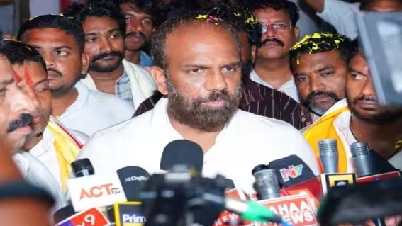 Vangaveeti Radha seeks AB Venkateswara Rao suggestions for Vijayawada growth