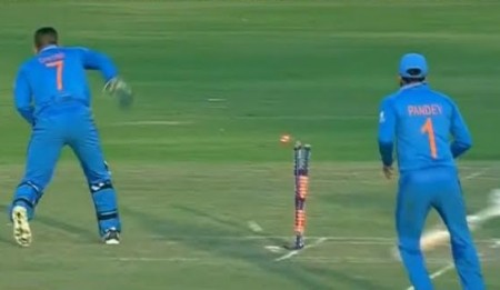  Dhoni's run out trending Nationwide