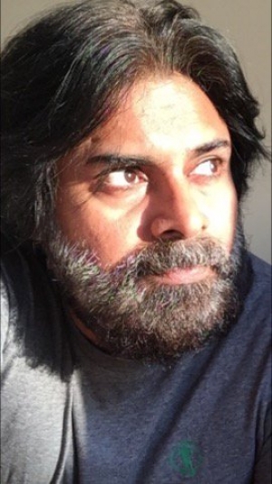 Pic Talk: Pawan Kalyan beard look Adhurs!