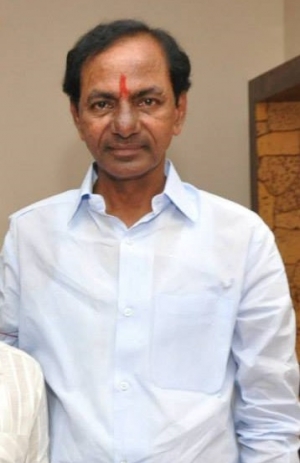 KCR visits  fire-hit “Andhra Jyothi” office