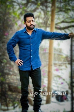 NTR proves he has no differences with Balayya