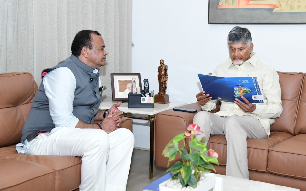 TG Minister Komatireddy Venkat Reddy meets CM Chandrababu