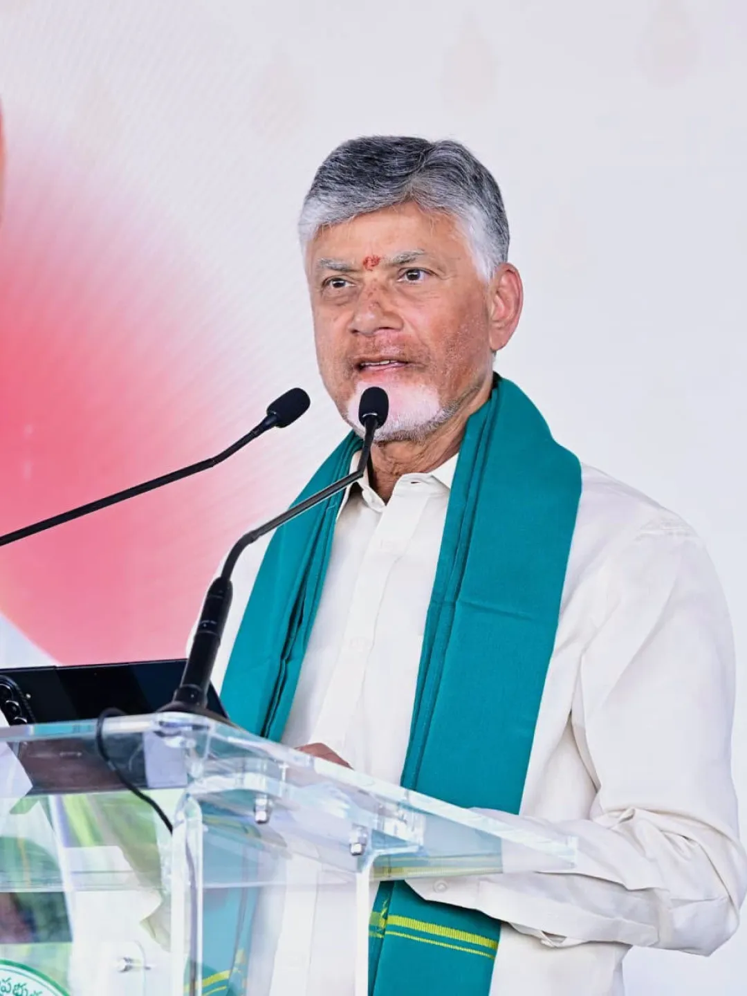 అది రాష్ట్ర ద్రోహం, దేశ ద్రోహంతో సమానం: సీఎం చంద్రబాబు