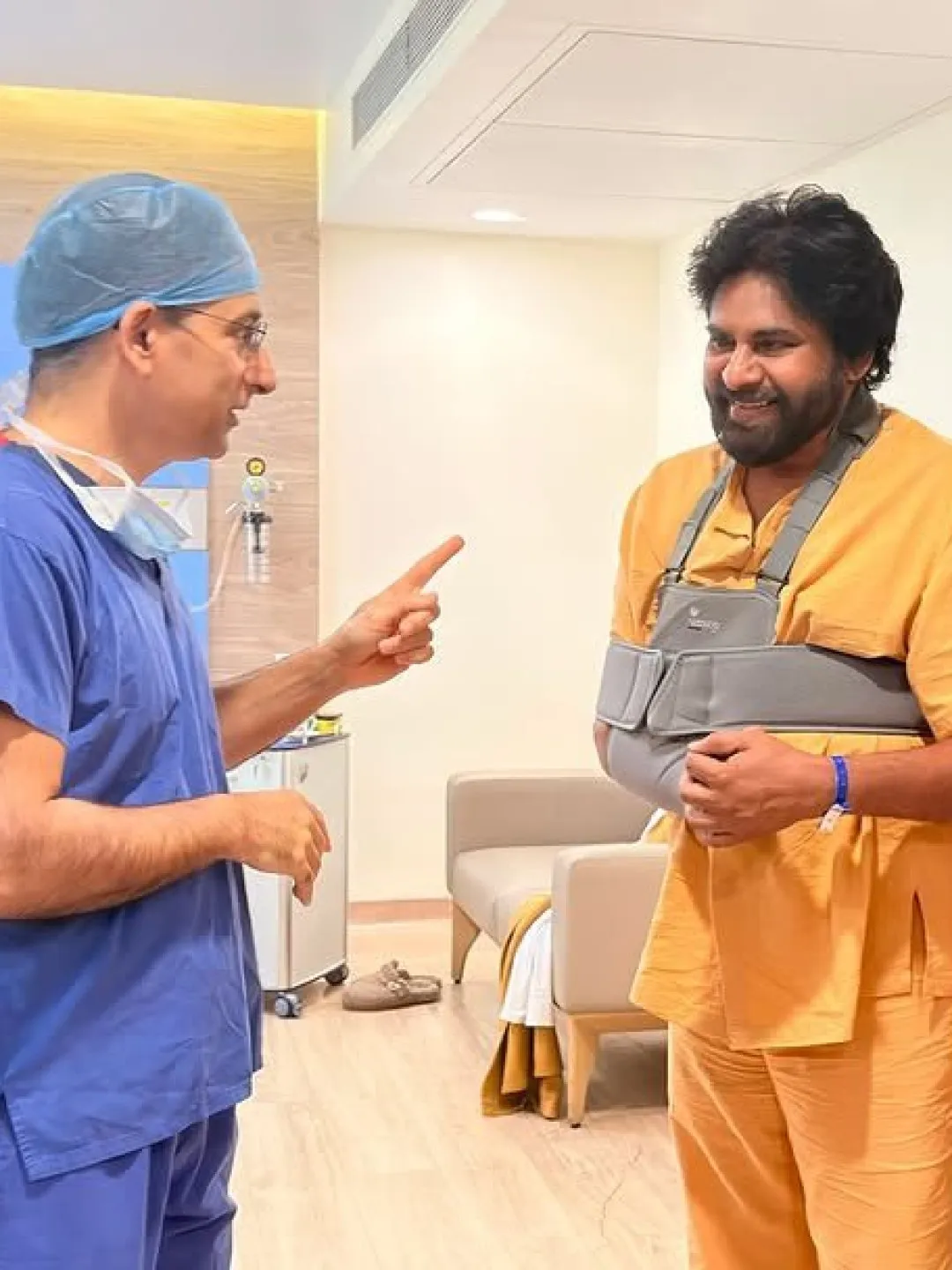 డిప్యూటీ సీఎం అయినప్పటికీ.. సొంత డబ్బులతోనే శస్త్రచికిత్స చేయించుకున్న పవన్
