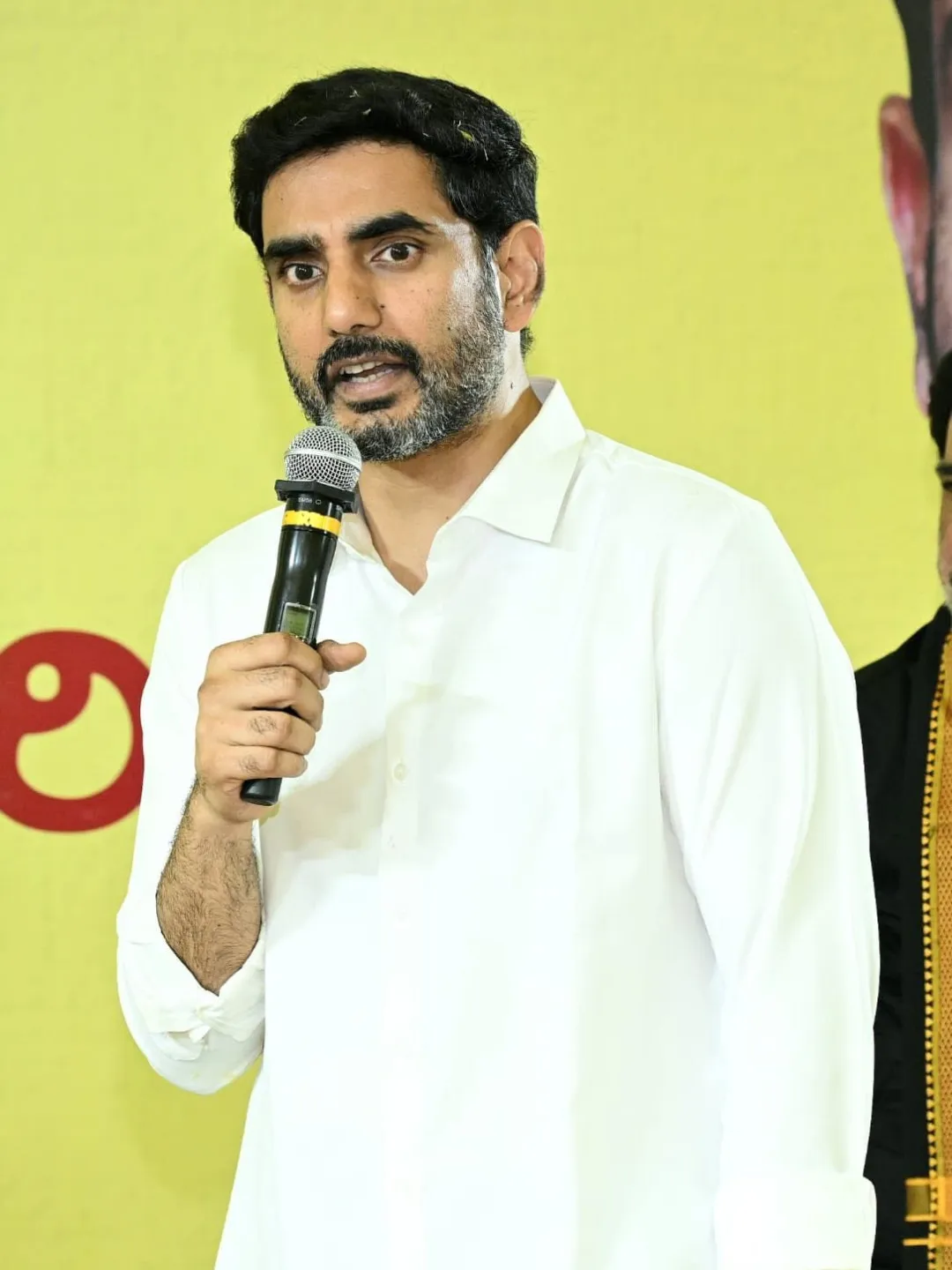 డీఎస్సీ ఆరోపణలపై జగన్‌తో బహిరంగ చర్చకు నేను సిద్ధం: మంత్రి నారా లోకేశ్
