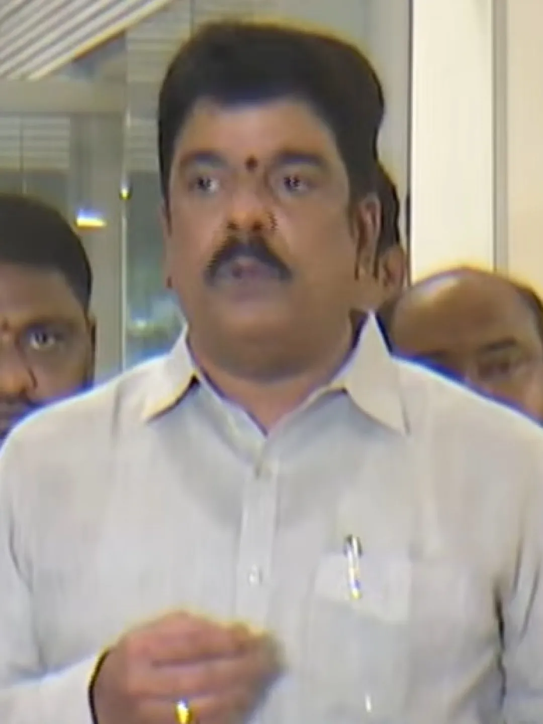 పార్టీ లైన్ దాటలేదు.. దుష్టశక్తుల వల్లే వివాదం: టీడీపీ కమిటీ ముందు బోండా ఉమ వివరణ
