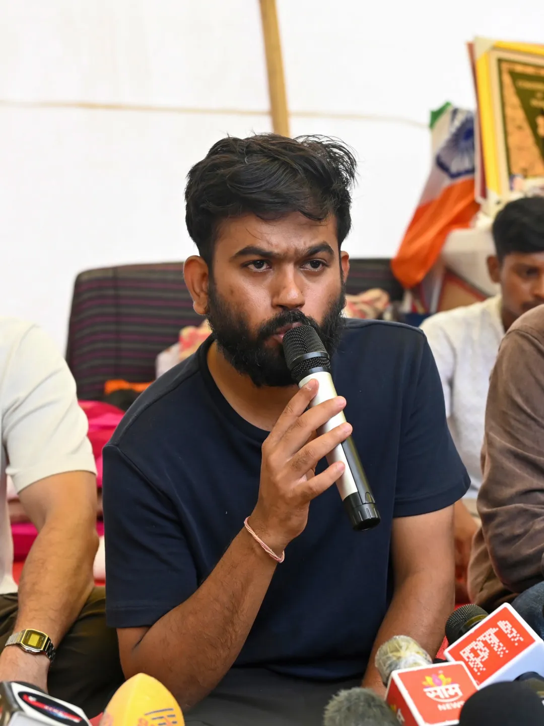 రాజకీయాల్లోకి 'కాక్రోచ్ జనతా పార్టీ'? ఆగస్టు 5న కీలక నిర్ణయం