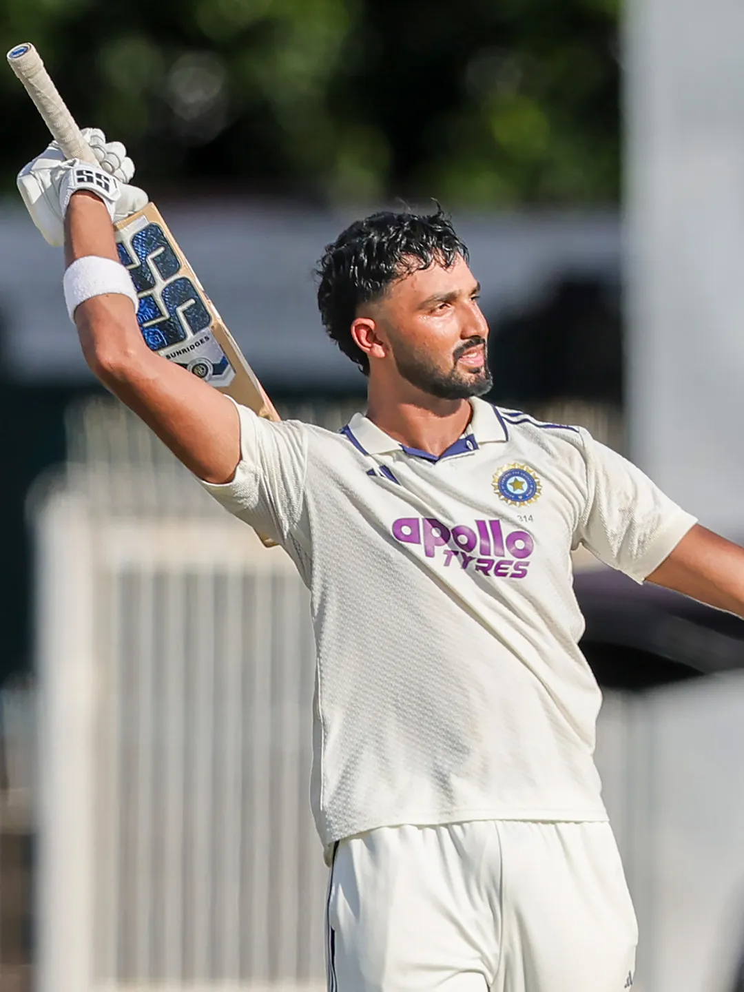 పడిక్కల్ ఖాతాలో మరో సెంచరీ.. రెండో టెస్టు తొలిరోజు భారత్ 300-5