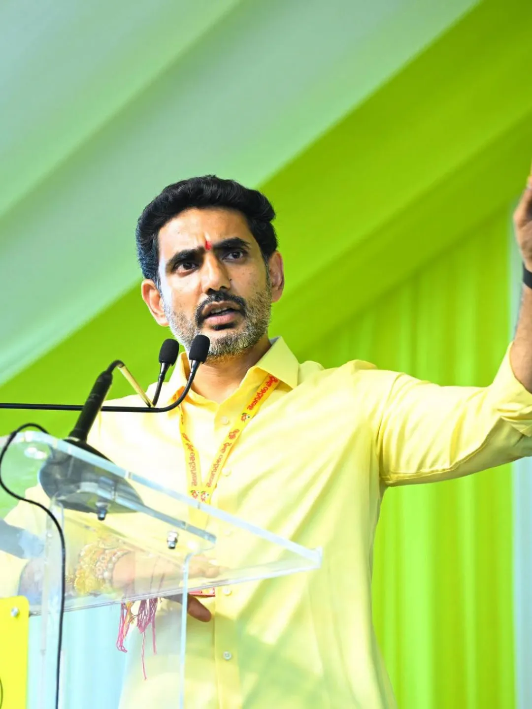 రాష్ట్రం గర్వించే క్రీడాకారుడిని అవమానించొద్దు: జగన్ కు నారా లోకేశ్ హితవు