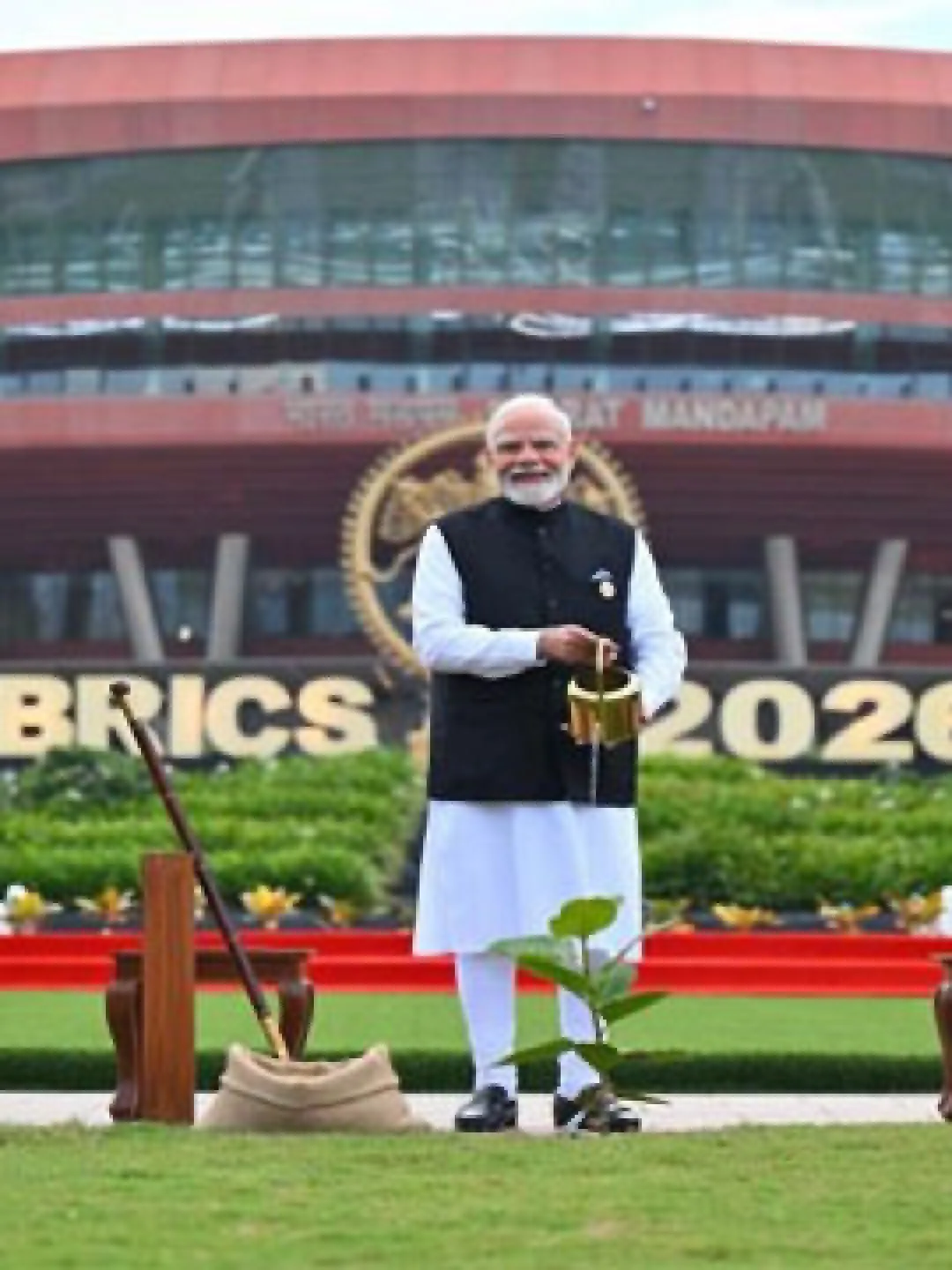 మోదీజీ.. హ్యాట్సాఫ్.. అంతర్జాతీయ దౌత్యం అంటే ఇదే: రవిశాస్త్రి