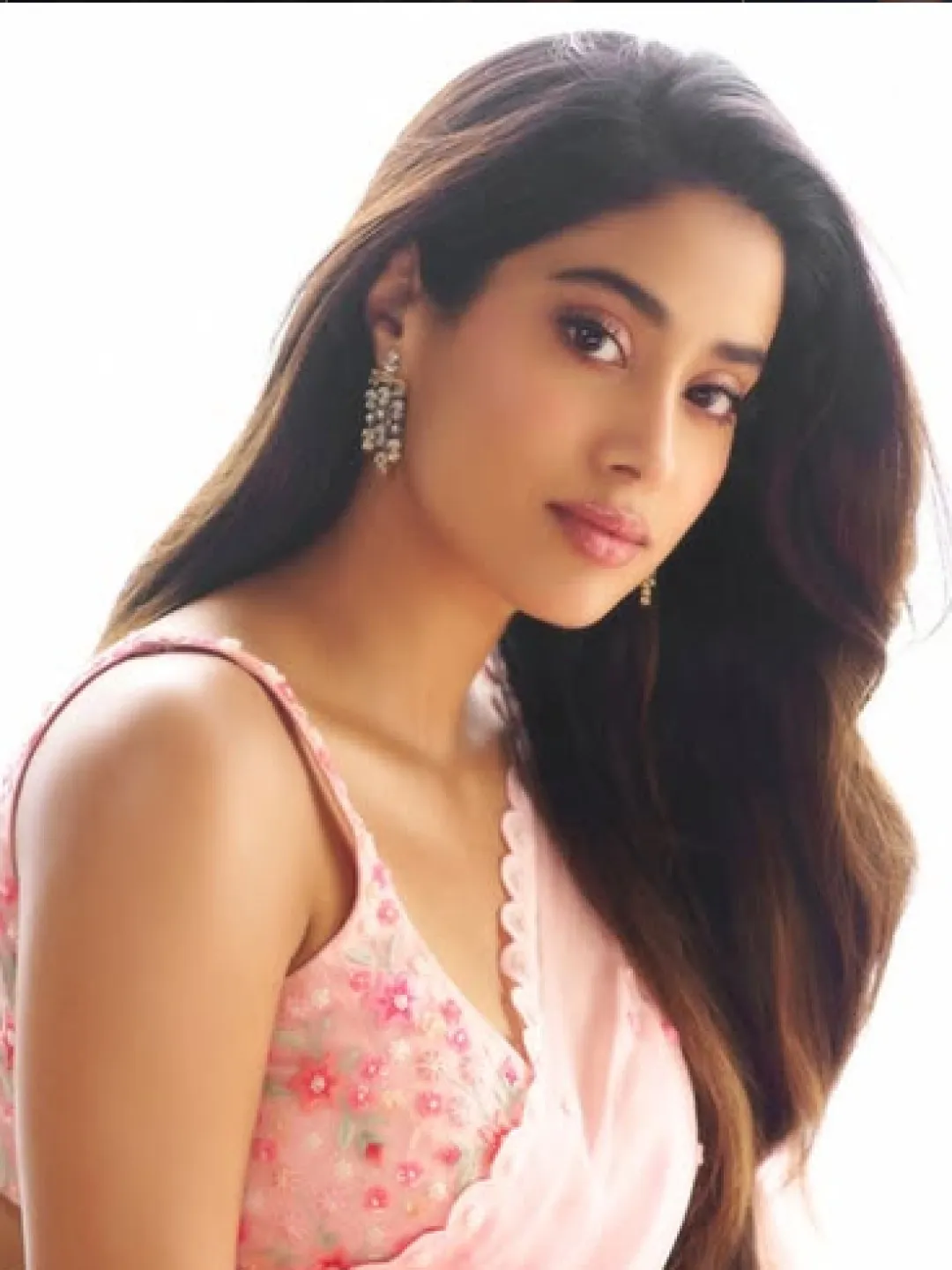 అది లైంగిక దాడితో సమానం.. 'చుట్టమల్లే' పాట మార్ఫింగ్ పై తొలిసారిగా స్పందించిన జాన్వీ కపూర్