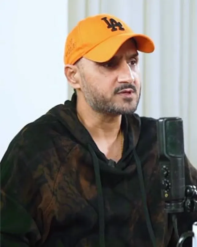 టీమిండియాను చాపెల్ ముక్కలు చేశాడు.. భారత క్రికెట్‌లో అదే చీకటి అధ్యాయం: హర్భజన్ సింగ్