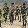 Hero Akshay Kumar visits BSF Jawans camp at borders