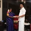 తమిళనాడు సీఎంను మర్యాదపూర్వకంగా కలిసిన తెలంగాణ గవర్నర్ తమిళిసై
