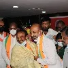 Eatala gets hearty welcome at Telangana BJP Office