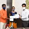 జ్ఞాన దీపికాను అభినందించిన విజ‌యవాడ క‌మిష‌న‌ర్‌